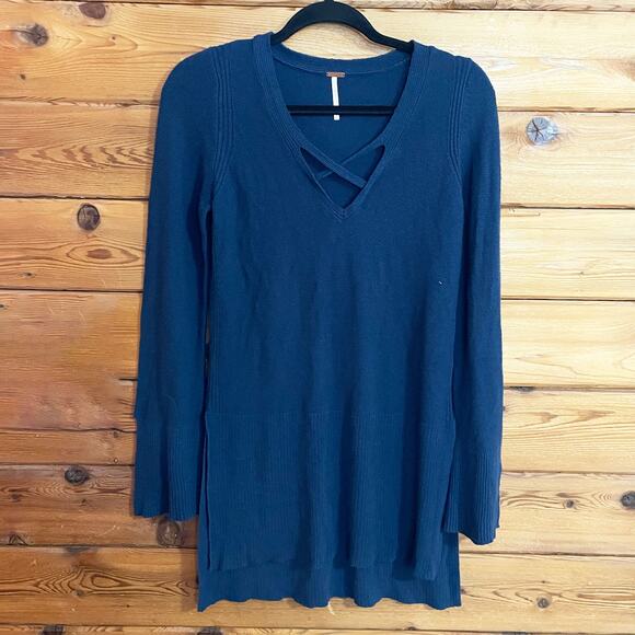 Free People Blue Criss Cross Sweater Size Small - Picture 1 of 6